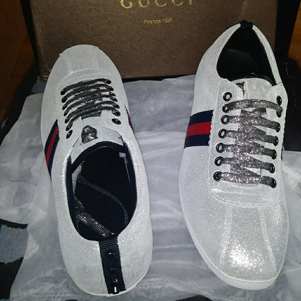 Shoe